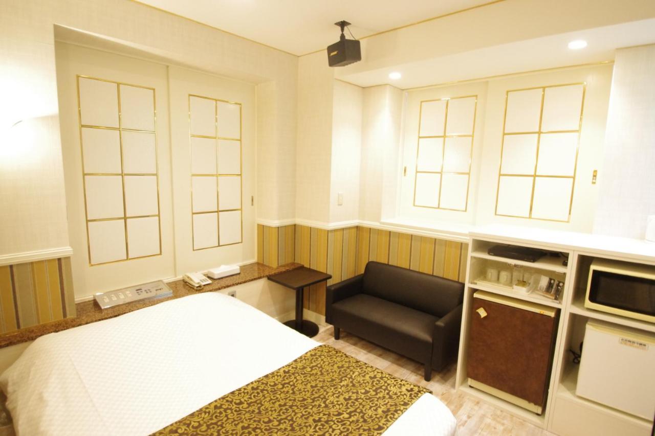 酒店 Crystal 大人専用 3*