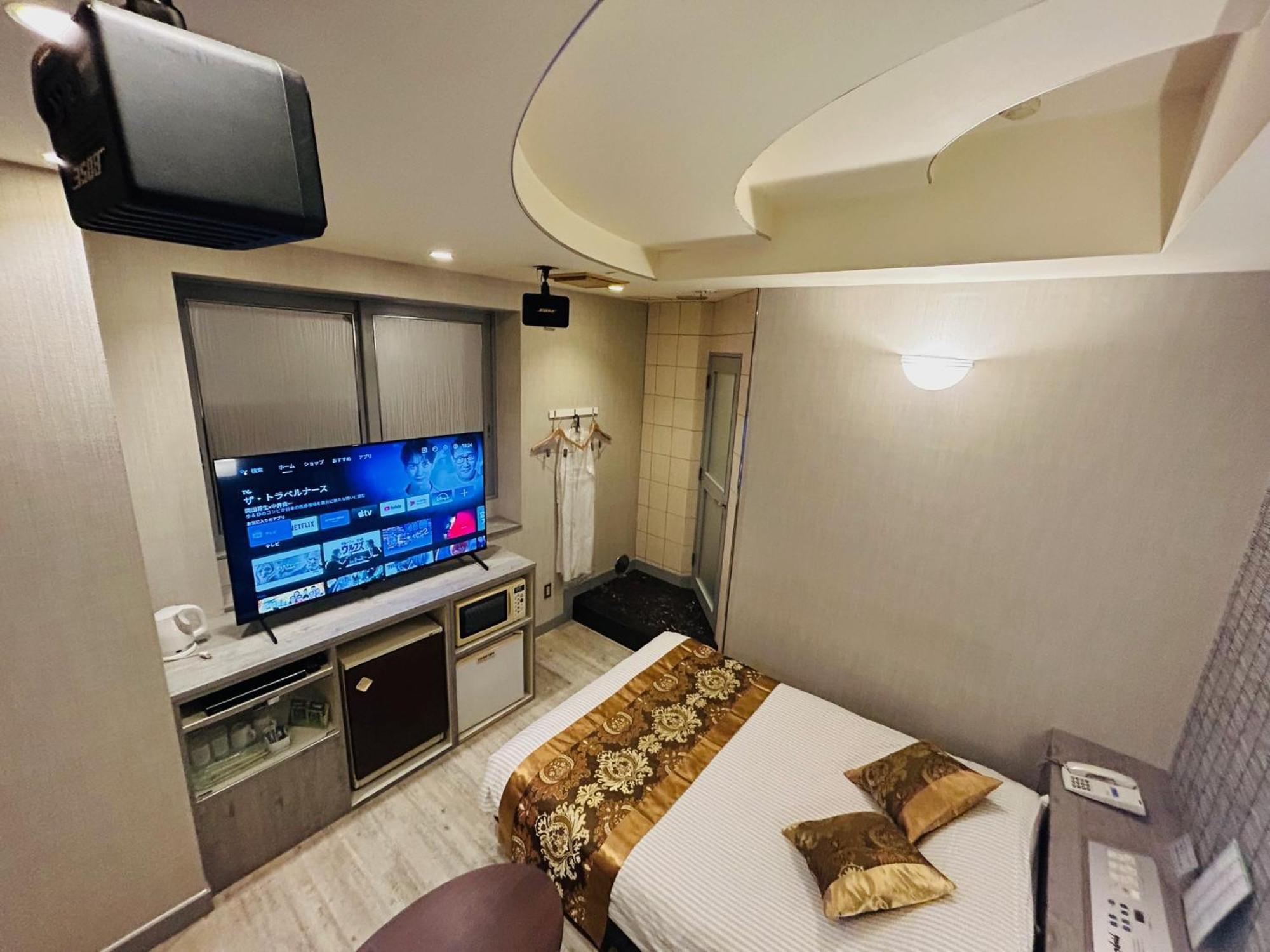 Crystal 大人専用 酒店